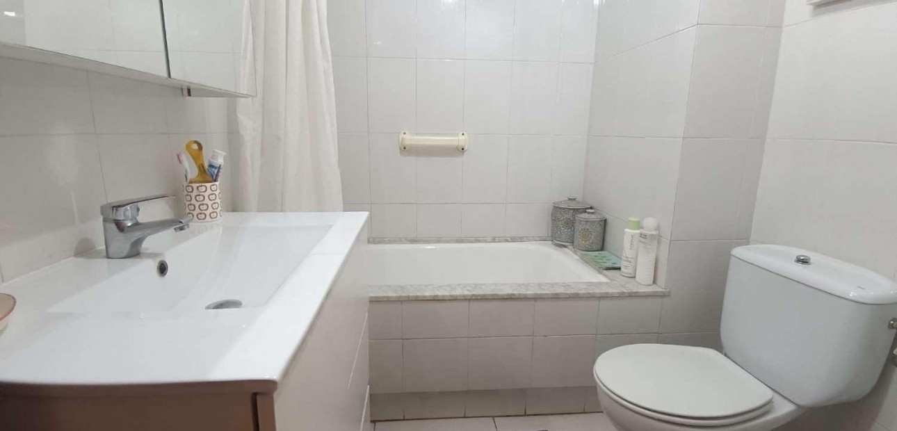 Sale - Apartment / flat -
Torrevieja - Acequion