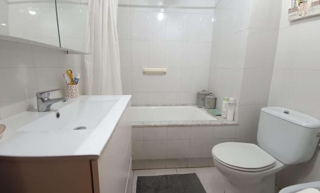 Sale - Apartment / flat -
Torrevieja - Acequion