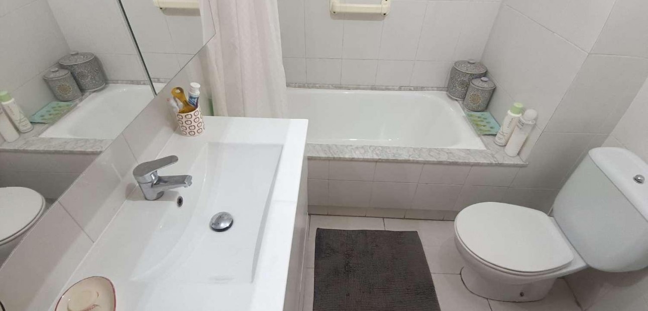 Sale - Apartment / flat -
Torrevieja - Acequion