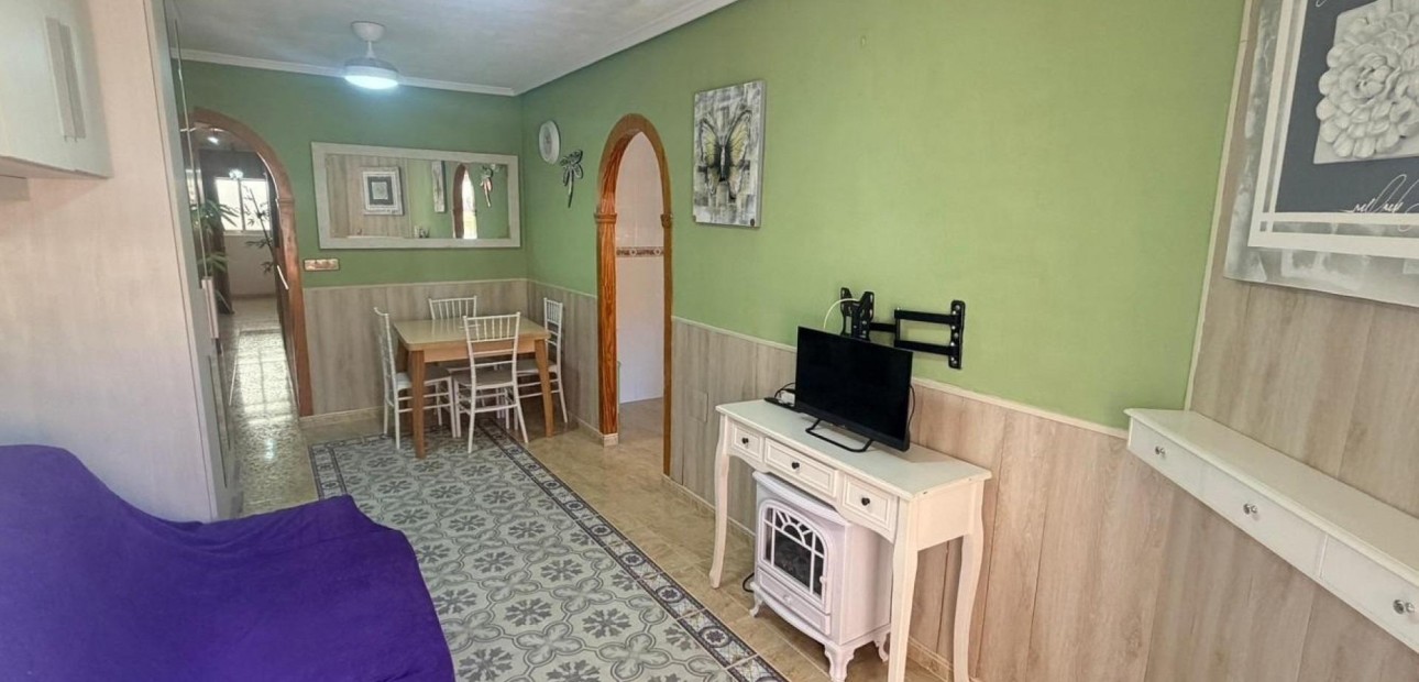 Sale - Apartment / flat -
Los Montesinos - Pueblo 8