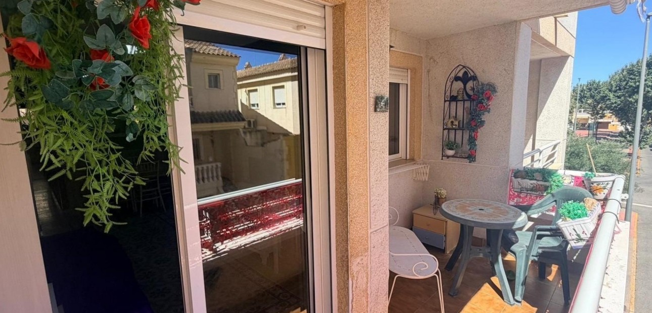 Sale - Apartment / flat -
Los Montesinos - Pueblo 8