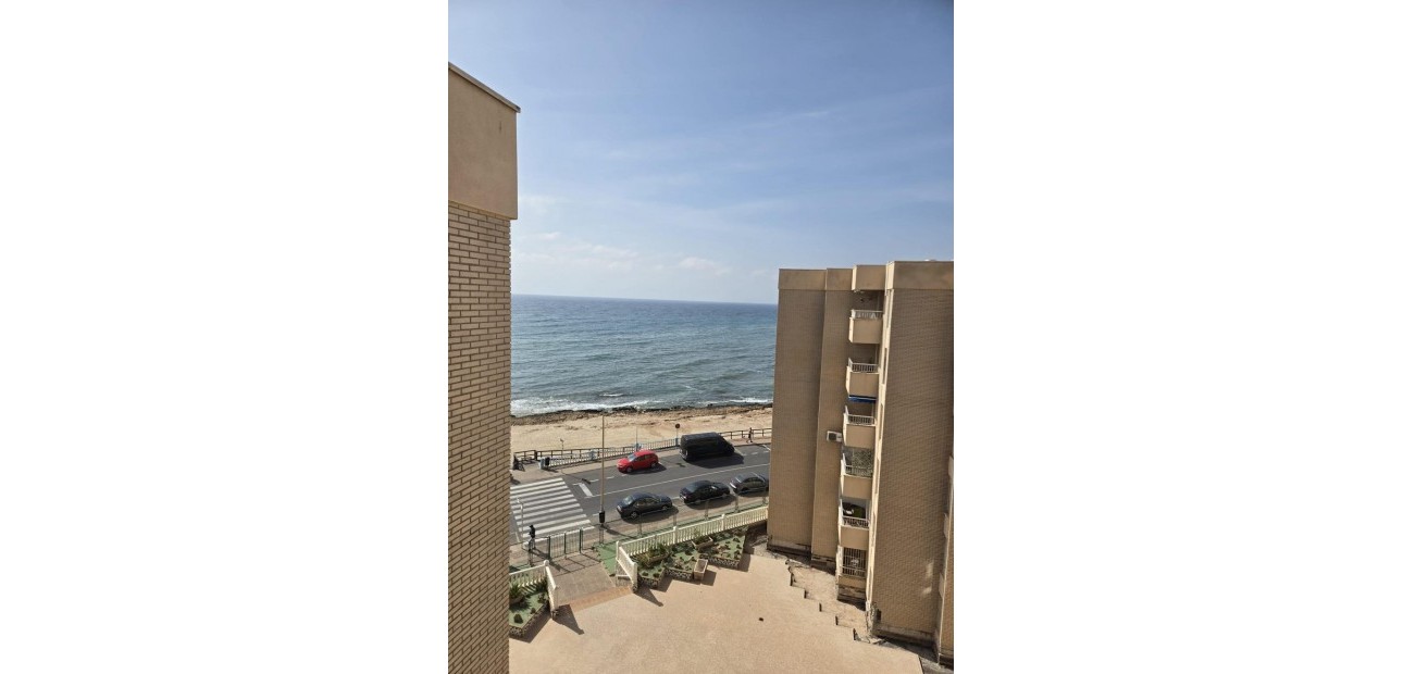 Sale - Apartment / flat -
Torrevieja - Estacion de autobuses