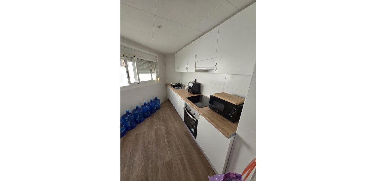 Sale - Apartment / flat -
Torrevieja - Estacion de autobuses