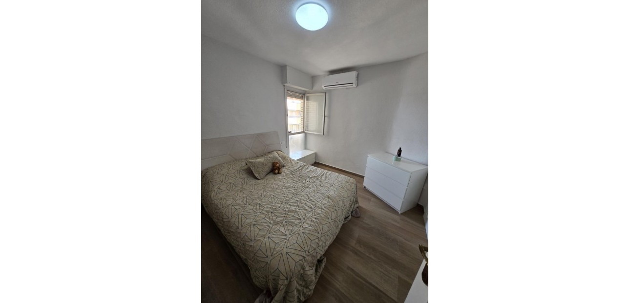 Sale - Apartment / flat -
Torrevieja - Estacion de autobuses