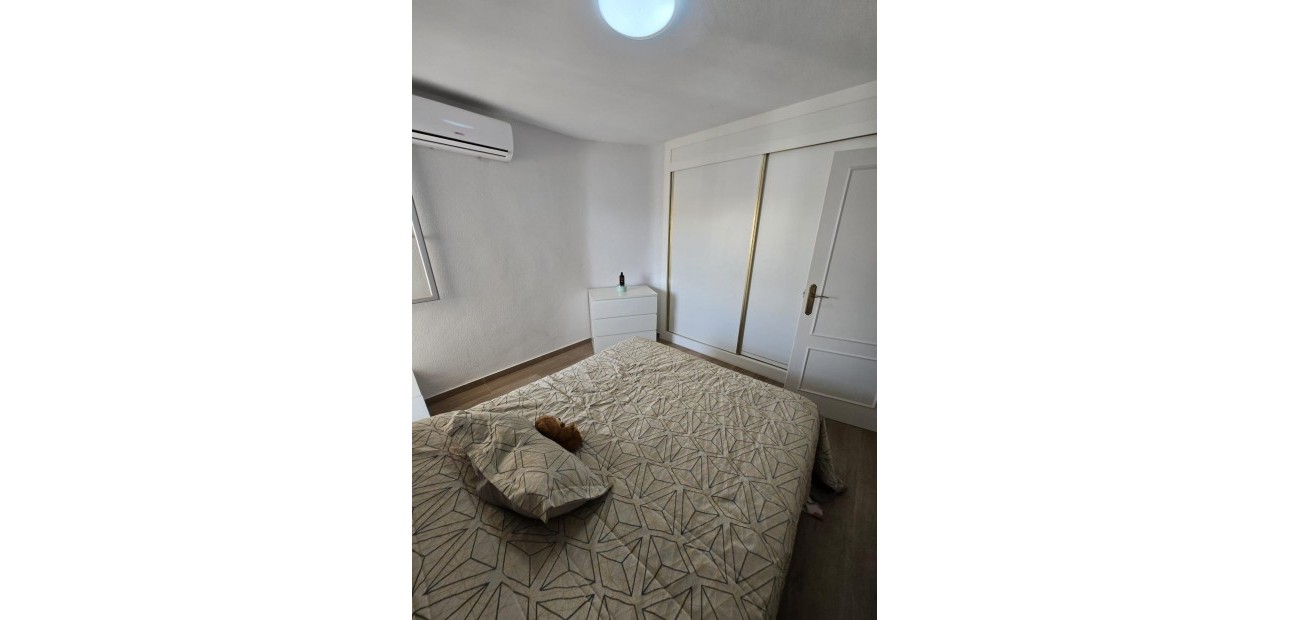 Sale - Apartment / flat -
Torrevieja - Estacion de autobuses