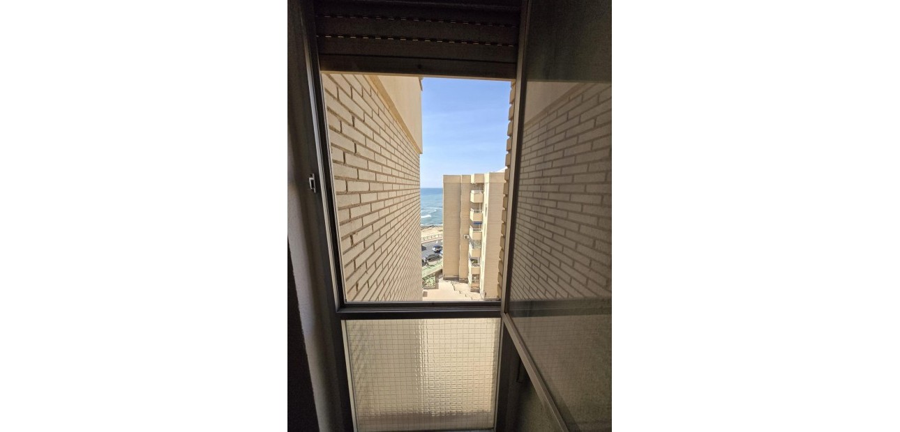 Sale - Apartment / flat -
Torrevieja - Estacion de autobuses