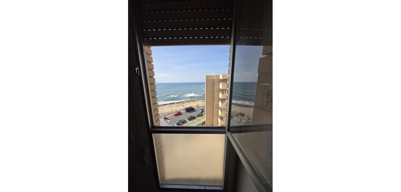 Sale - Apartment / flat -
Torrevieja - Estacion de autobuses