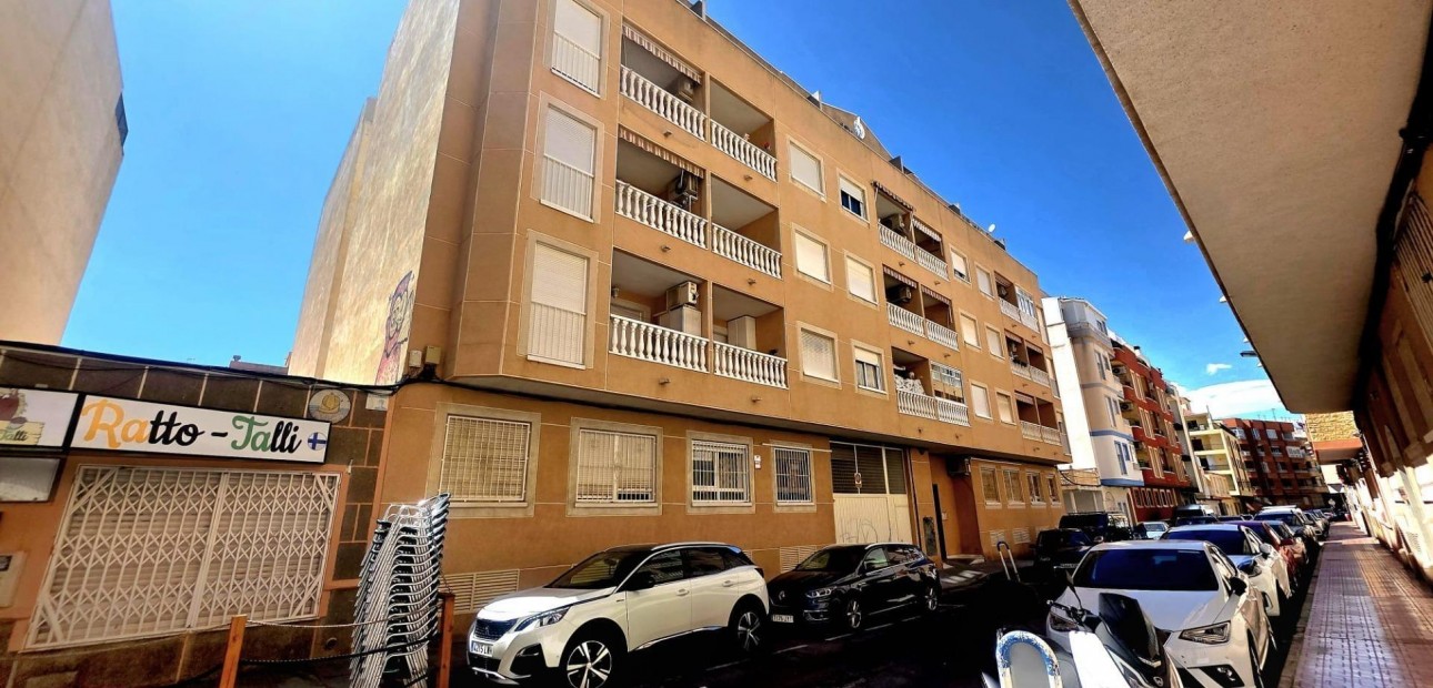 Sale - Apartment / flat -
Torrevieja - Estacion de autobuses