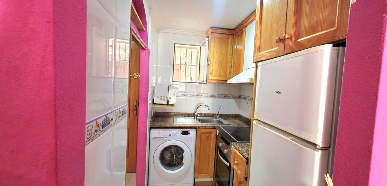 Sale - Apartment / flat -
Torrevieja - Estacion de autobuses