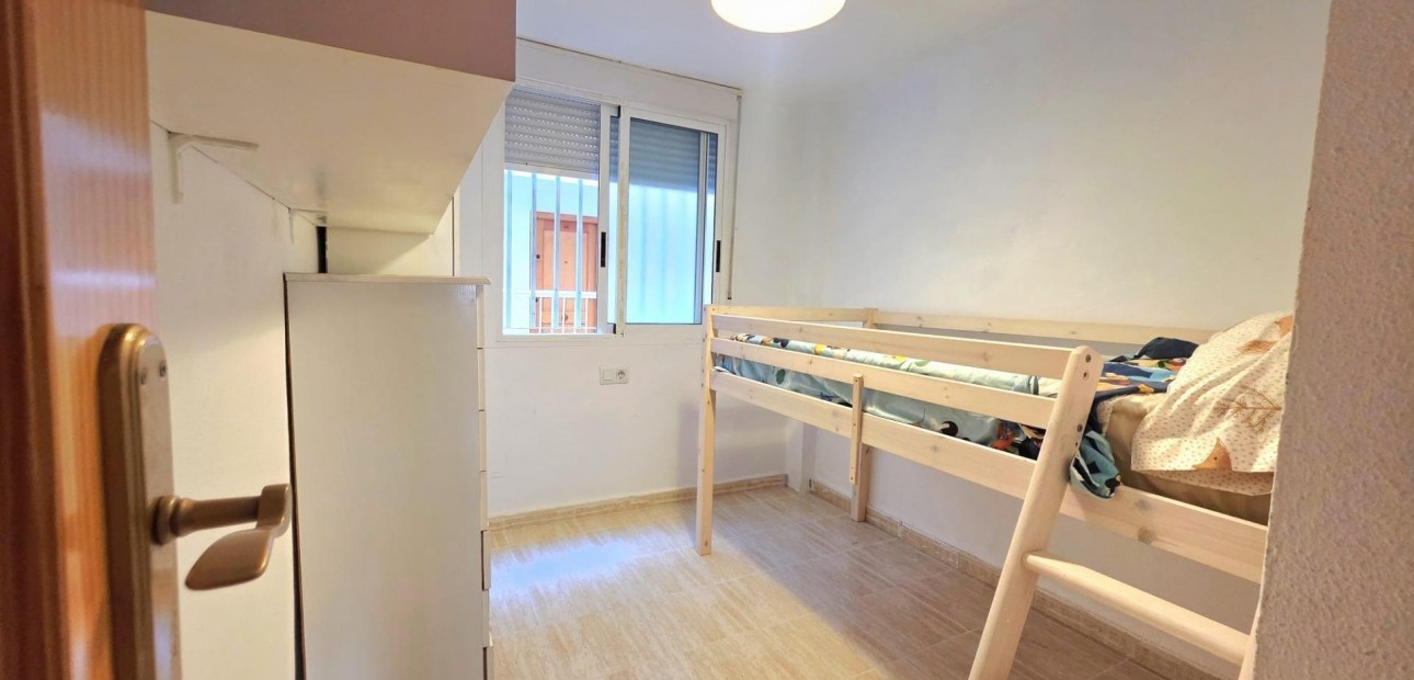 Sale - Apartment / flat -
Torrevieja - Estacion de autobuses