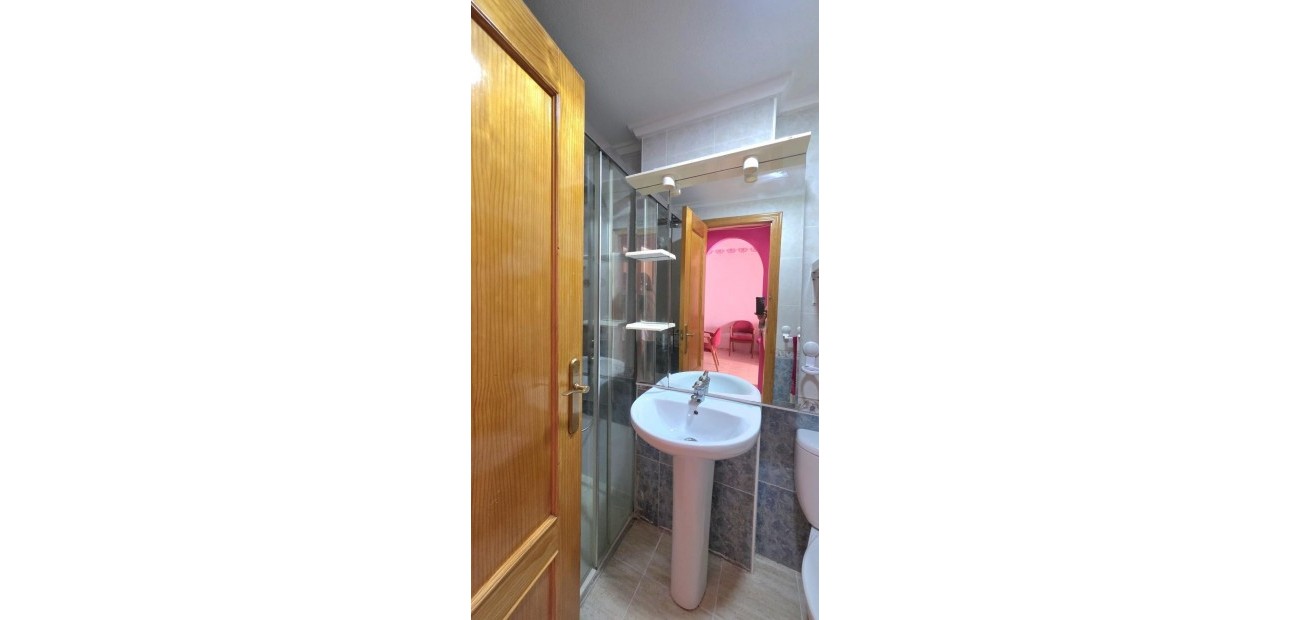Sale - Apartment / flat -
Torrevieja - Estacion de autobuses