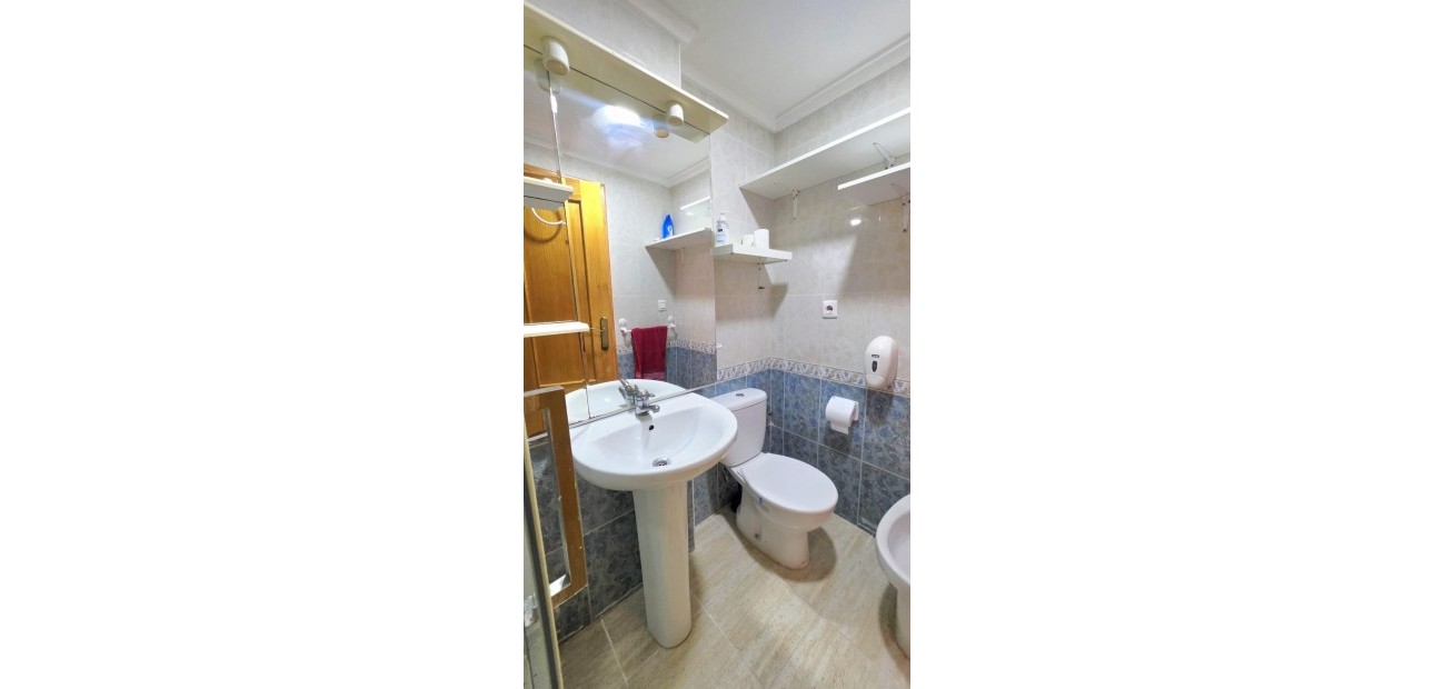 Sale - Apartment / flat -
Torrevieja - Estacion de autobuses