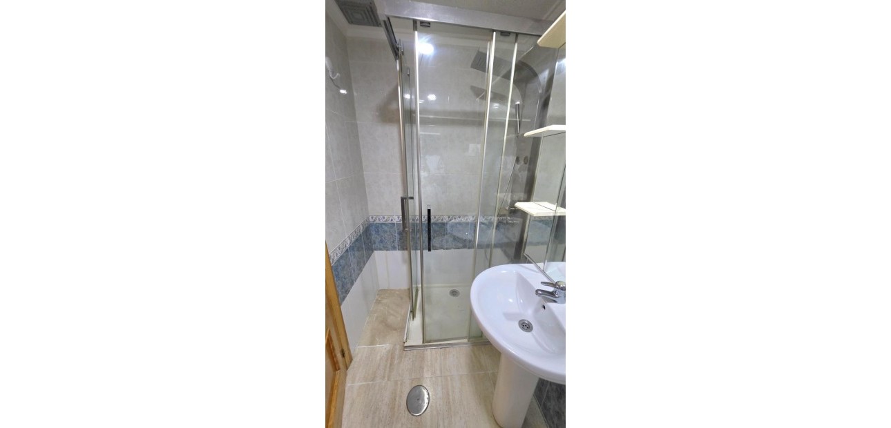 Sale - Apartment / flat -
Torrevieja - Estacion de autobuses