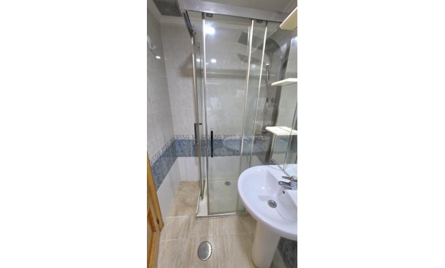 Sale - Apartment / flat -
Torrevieja - Estacion de autobuses