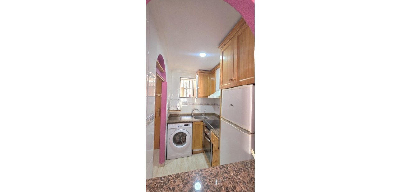 Sale - Apartment / flat -
Torrevieja - Estacion de autobuses