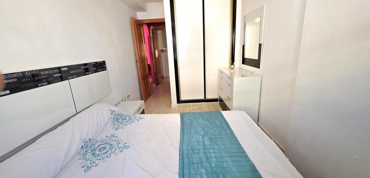 Sale - Apartment / flat -
Torrevieja - Estacion de autobuses