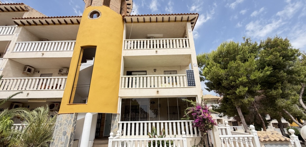 Sale - Apartment / flat -
Orihuela Costa - Villamartin