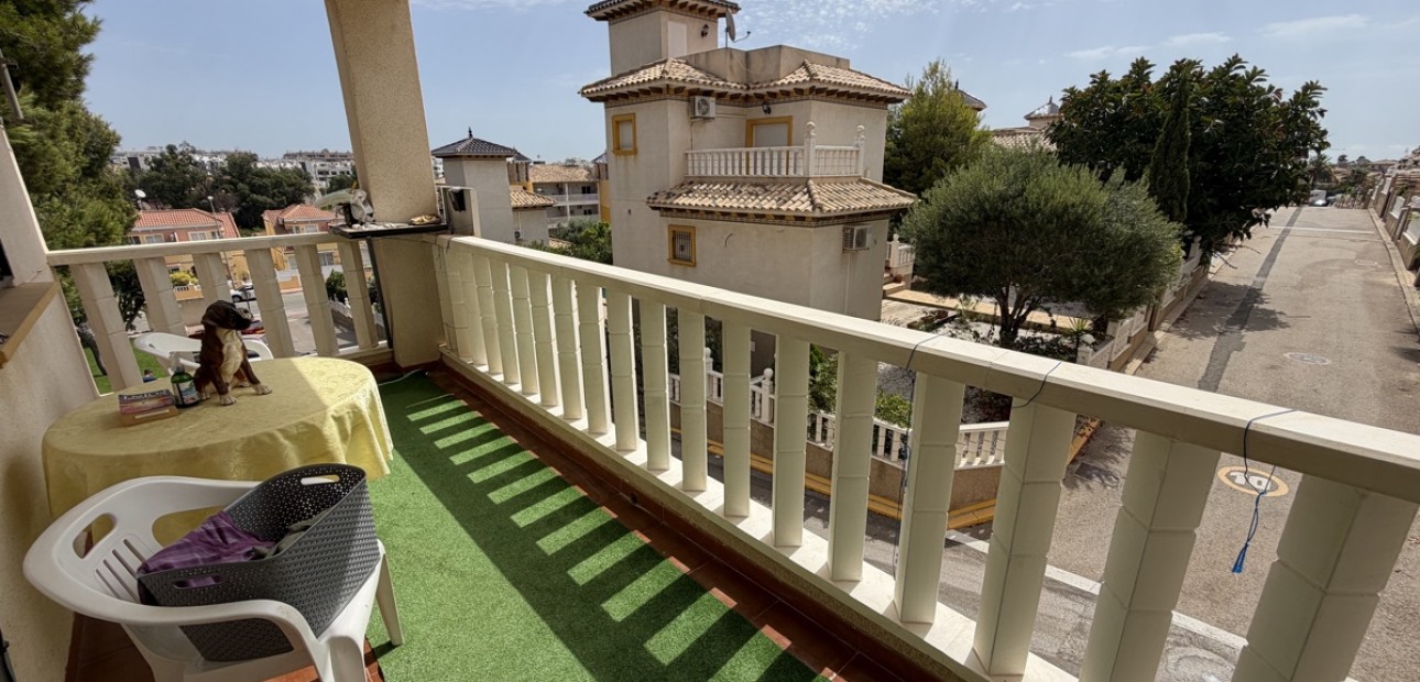 Sale - Apartment / flat -
Orihuela Costa - Villamartin