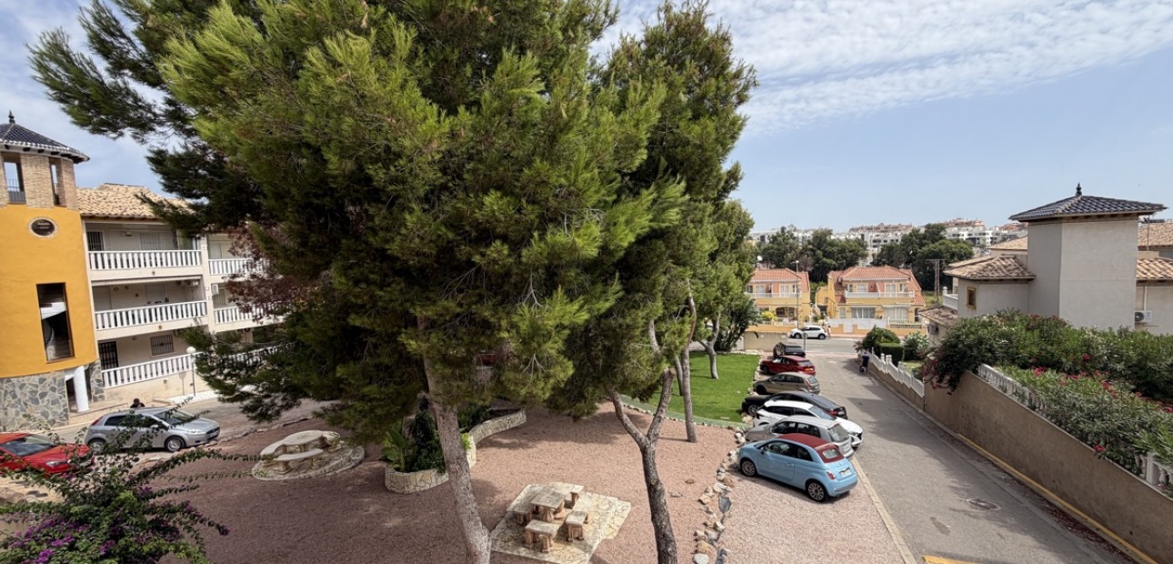Sale - Apartment / flat -
Orihuela Costa - Villamartin