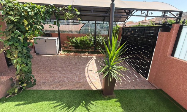 Sale - Detached Villa -
Los Montesinos - La Herrada