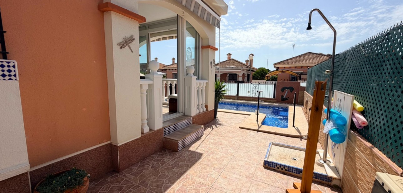 Sale - Detached Villa -
Los Montesinos - La Herrada