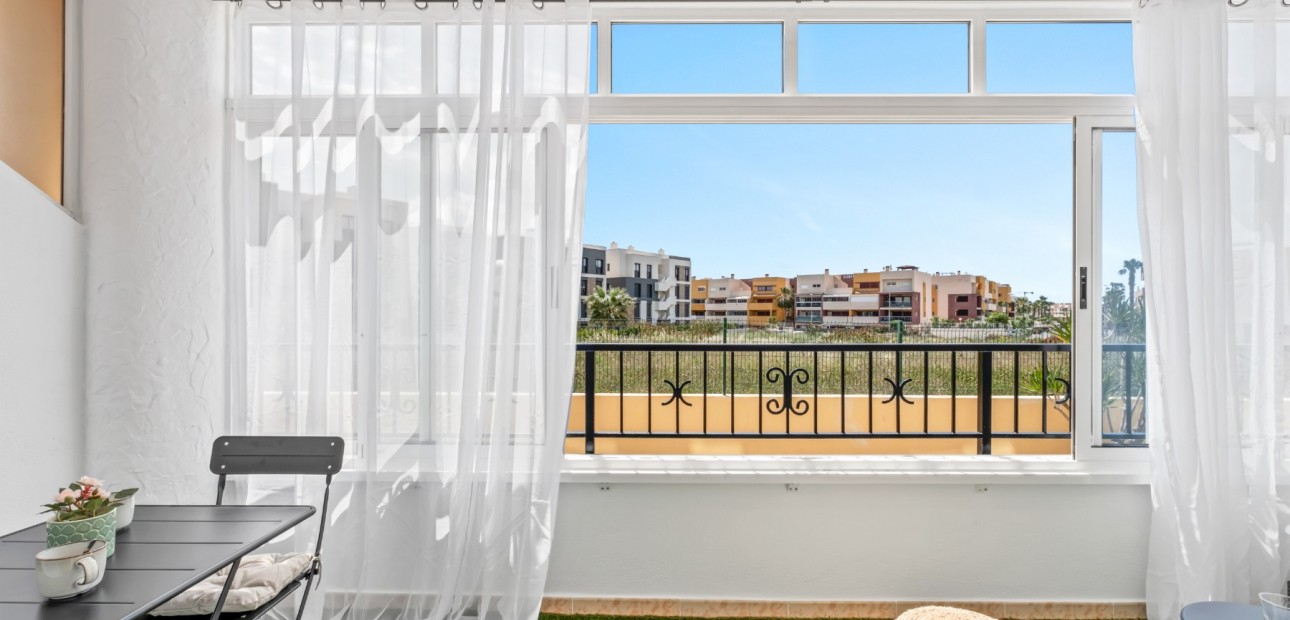 Sale - Apartment / flat -
Orihuela Costa - Playa Flamenca