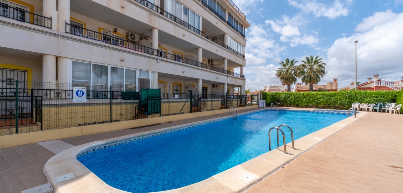 Sale - Apartment / flat -
Orihuela Costa - Playa Flamenca