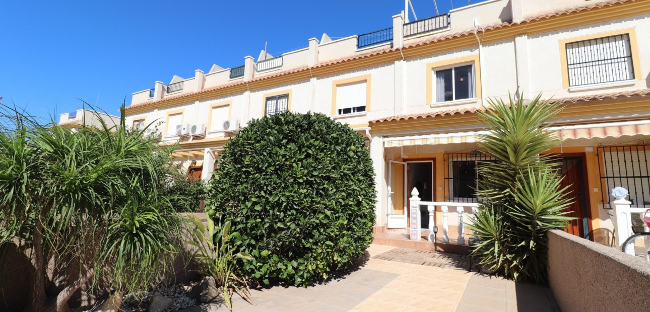 Sale - Townhouse -
Algorfa - Montemar