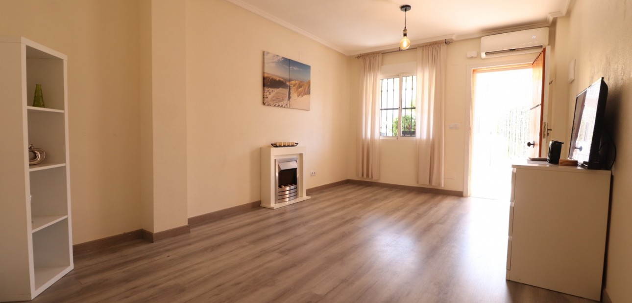 Sale - Townhouse -
Algorfa - Montemar