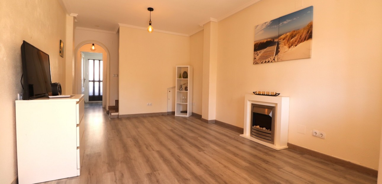 Sale - Townhouse -
Algorfa - Montemar