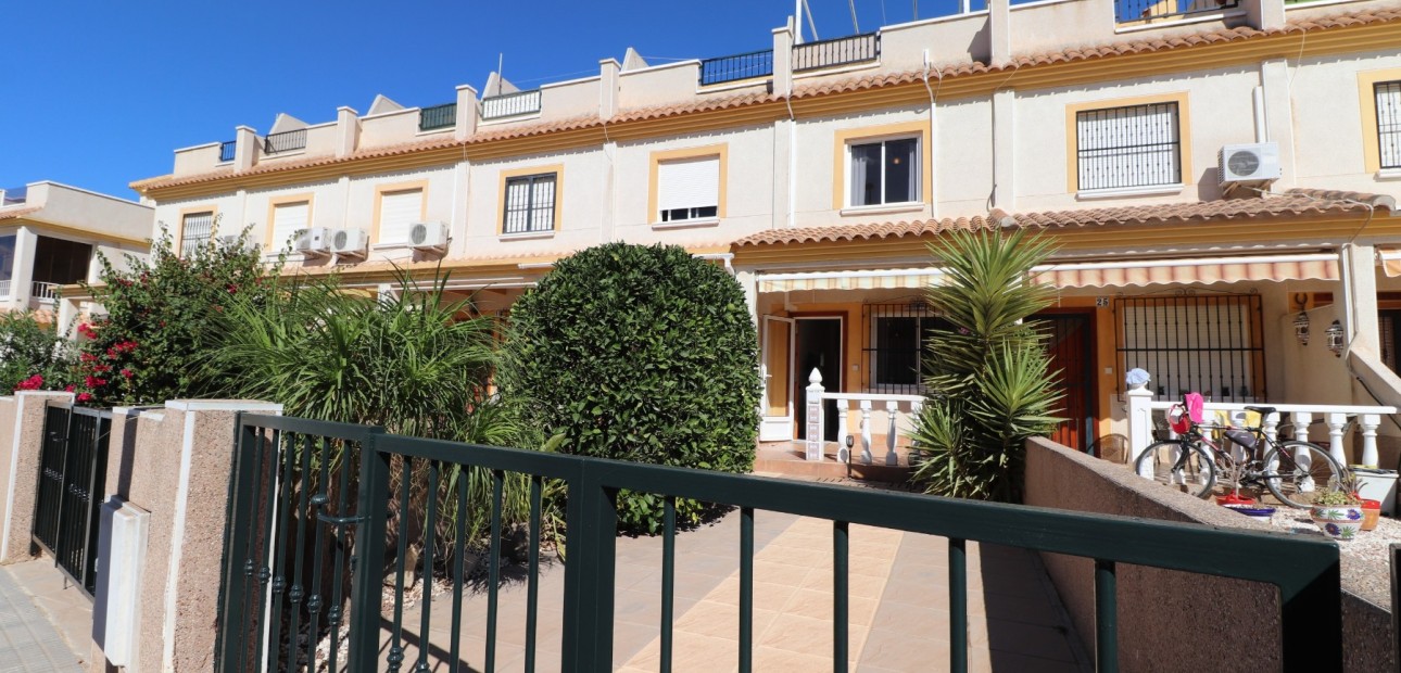 Sale - Townhouse -
Algorfa - Montemar