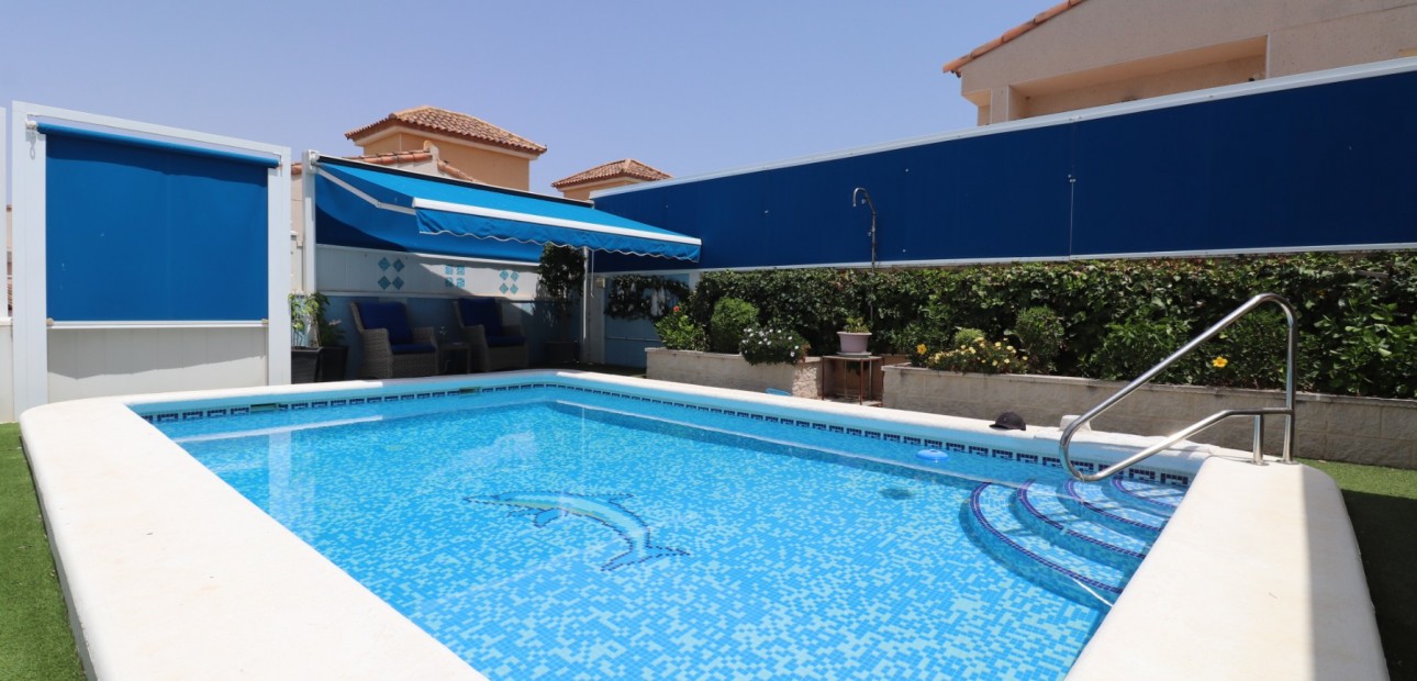 Sale - Detached Villa -
Algorfa - Montebello
