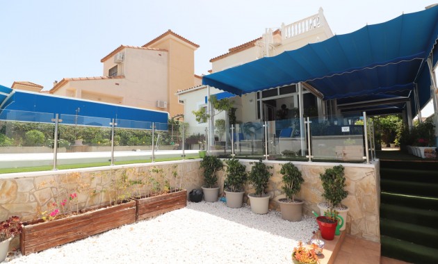 Sale - Detached Villa -
Algorfa - Montebello
