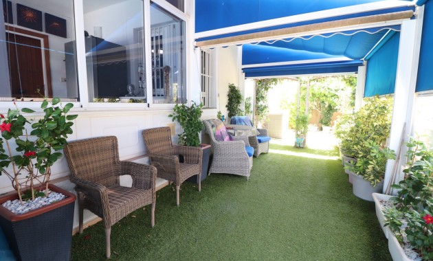 Sale - Detached Villa -
Algorfa - Montebello