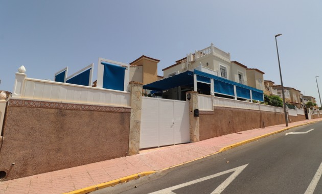 Sale - Detached Villa -
Algorfa - Montebello