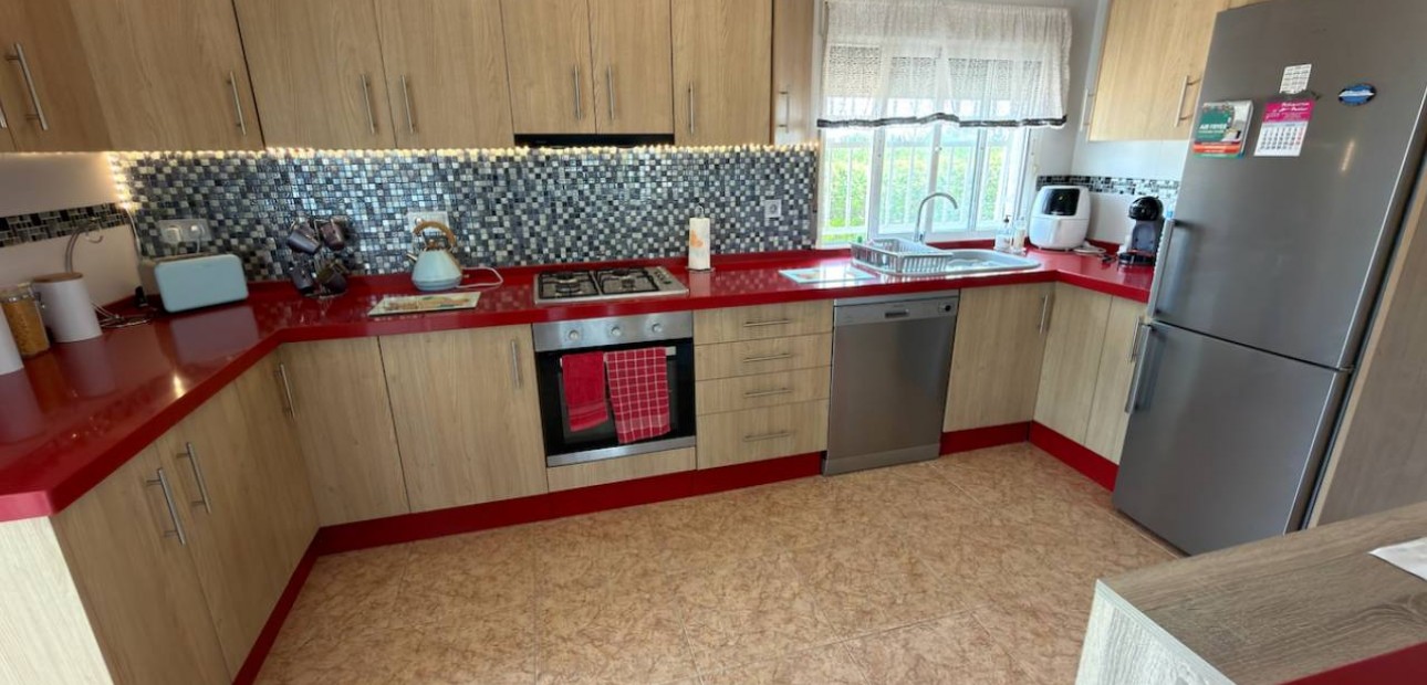 Venta - Villa -
Catral