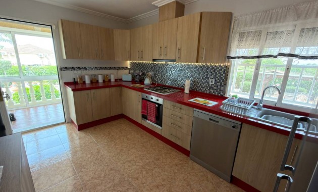 Venta - Villa -
Catral
