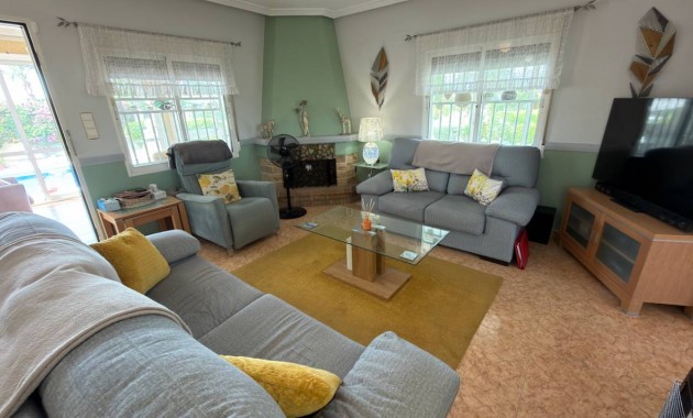 Venta - Villa -
Catral