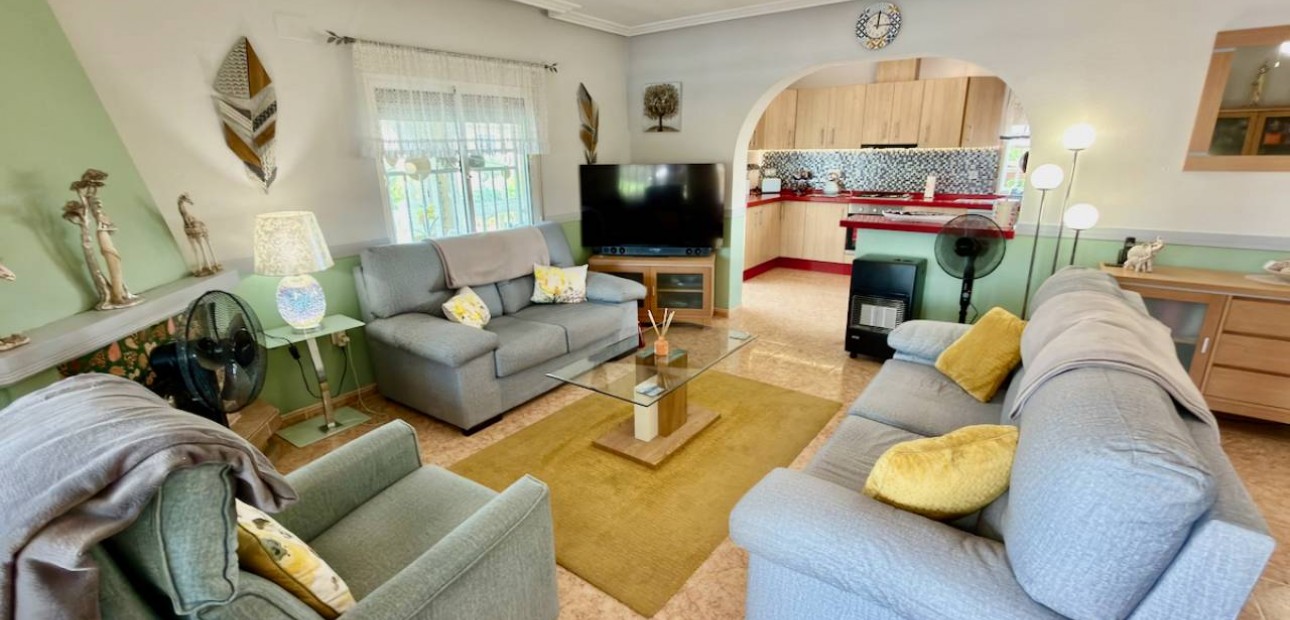 Venta - Villa -
Catral