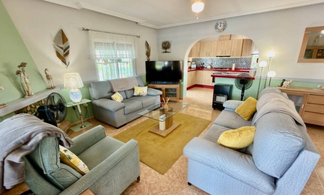 Venta - Villa -
Catral