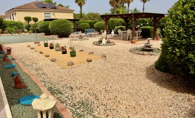 Venta - Villa -
Catral