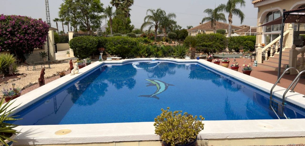 Venta - Villa -
Catral