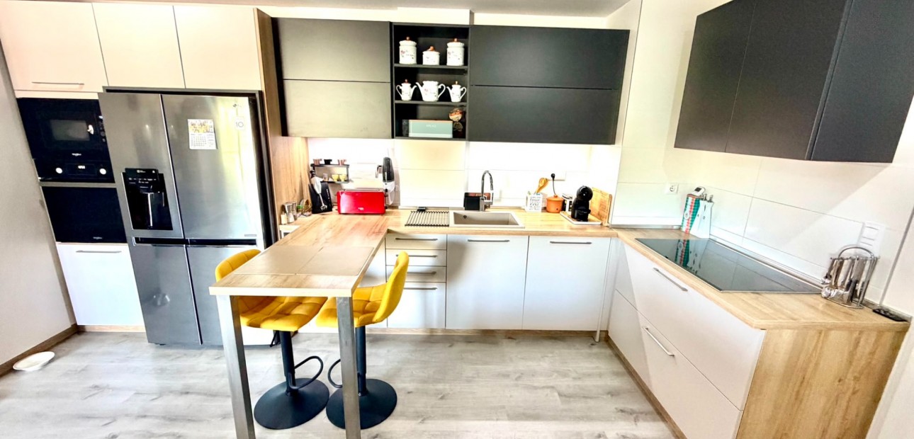 Sale - Apartment / flat -
Orihuela Costa - La Zenia