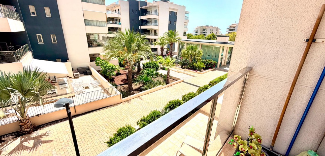 Sale - Apartment / flat -
Orihuela Costa - La Zenia