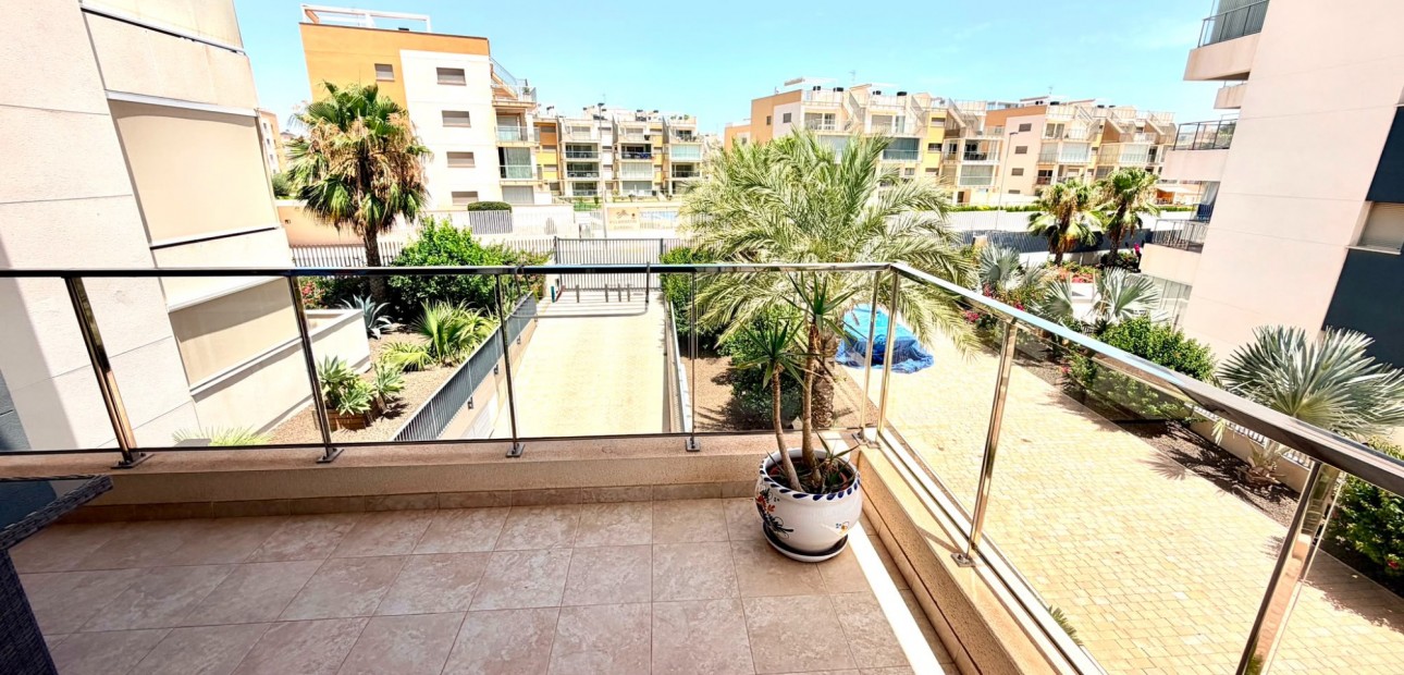 Sale - Apartment / flat -
Orihuela Costa - La Zenia