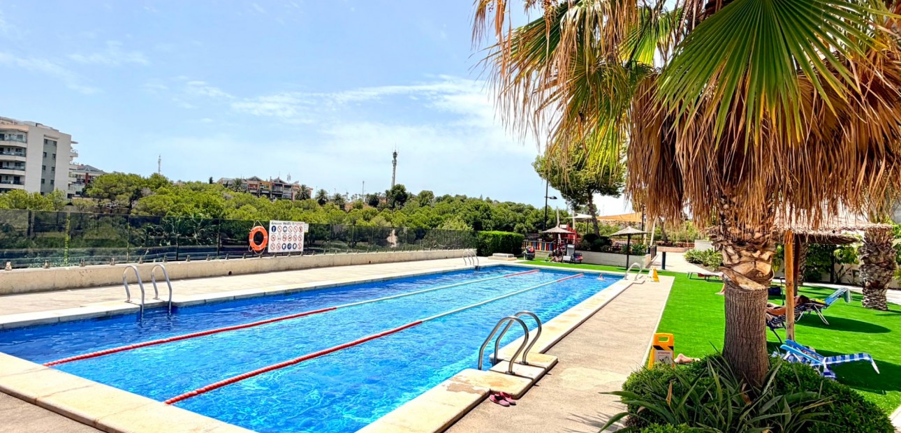 Sale - Apartment / flat -
Orihuela Costa - La Zenia