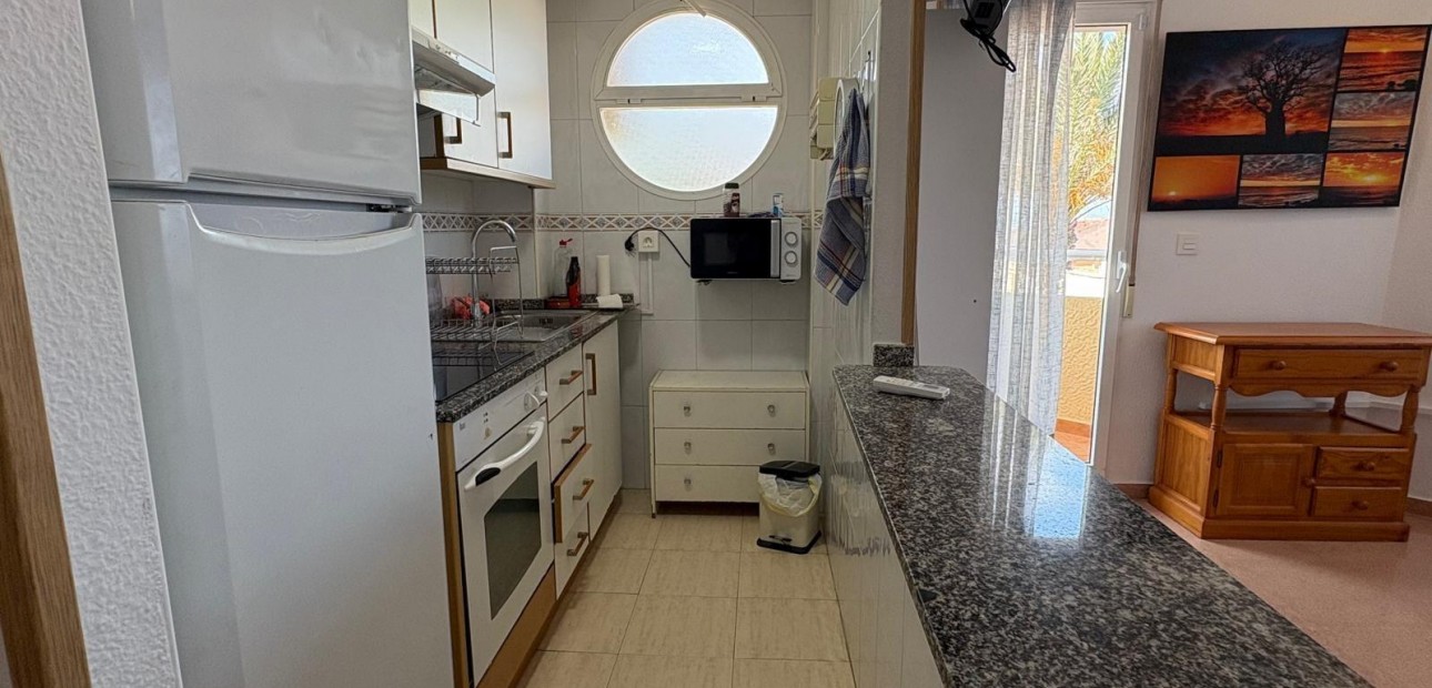 Sale - Apartment / flat -
Guardamar del Segura - Pueblo