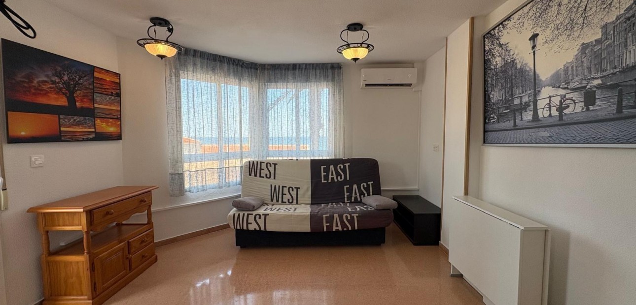 Sale - Apartment / flat -
Guardamar del Segura - Pueblo