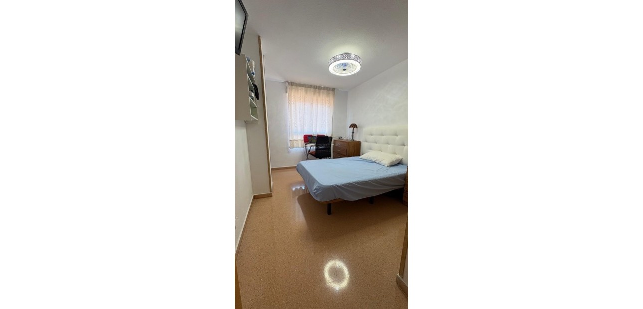 Sale - Apartment / flat -
Guardamar del Segura - Pueblo