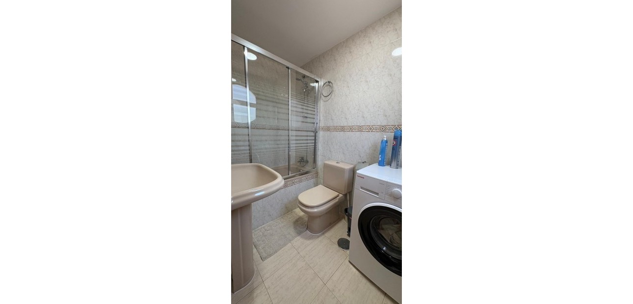 Sale - Apartment / flat -
Guardamar del Segura - Pueblo